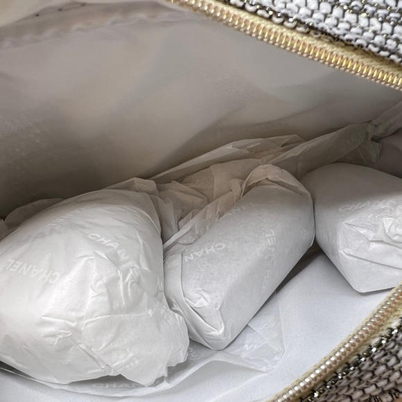 Brand NEW Chanel Holiday Stay Polished Manicure Set 🥳 - Picture 11 of 13